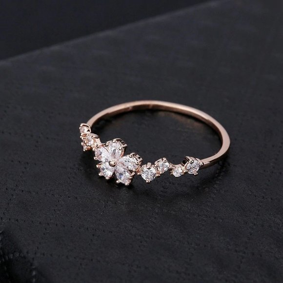 NEW 18K Rose Gold Diamond Flower Ring A - Picture 3 of 6